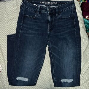 American Eagle Jeggings size 4 Super Stretch distressed